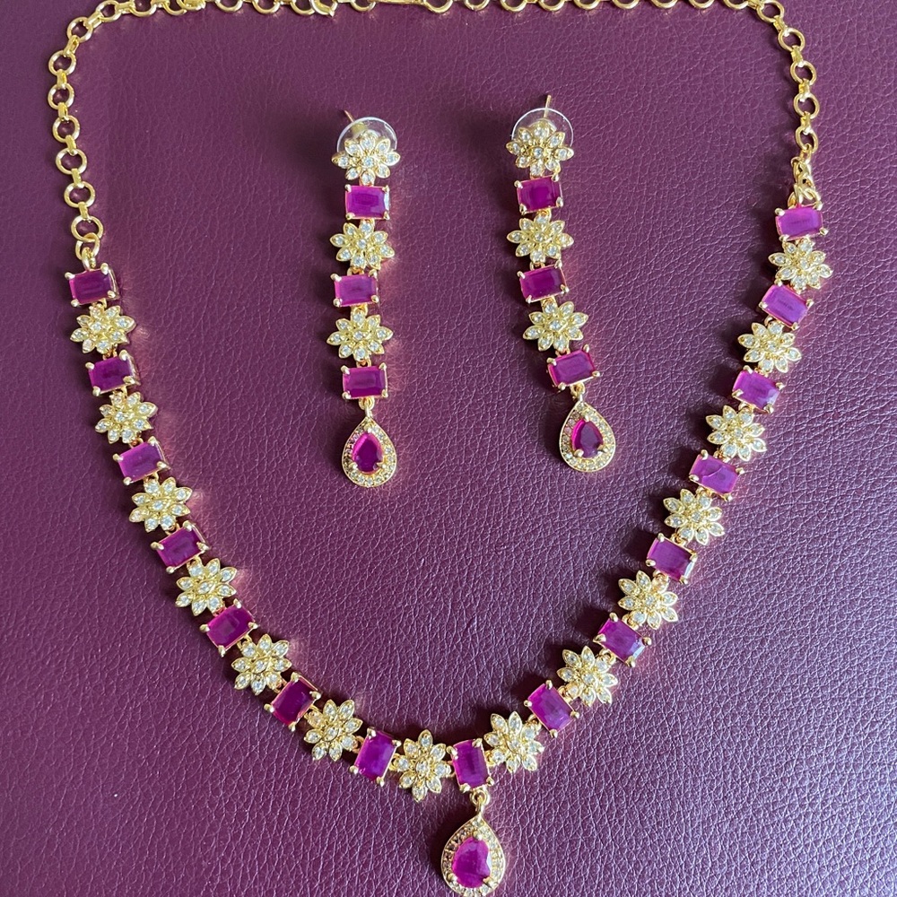 Elegant Gold-Plated Purple Crystal Necklace & Earring Set